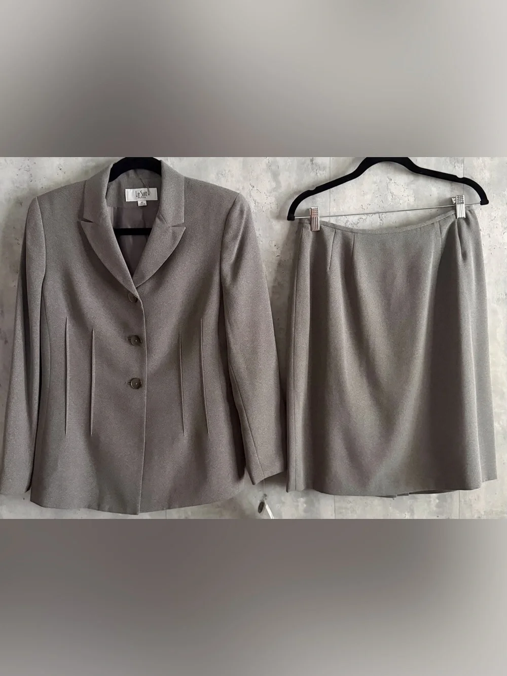 NWT Le Suit 2-Piece Skirt Suit Set Gray Tailored Blazer Office Work Career 8P